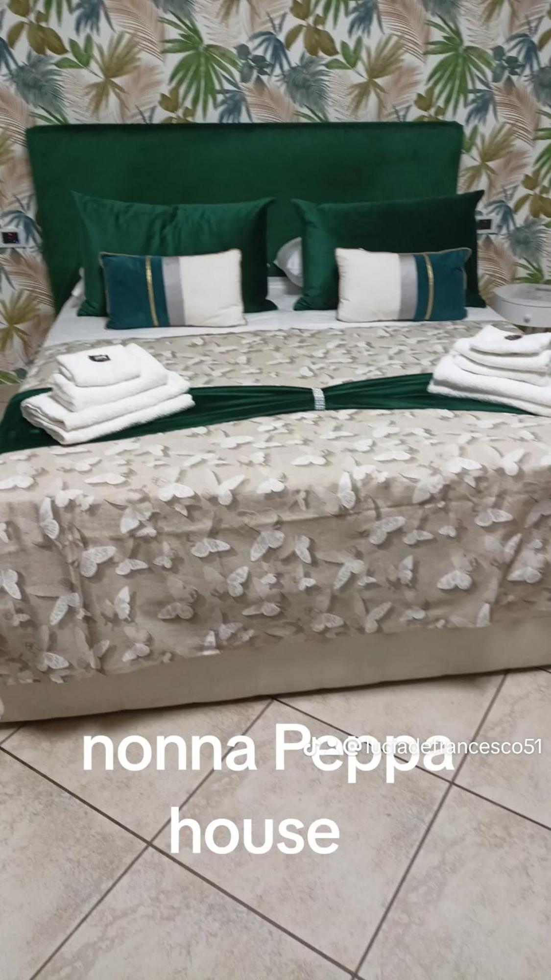 Hotel Nonna Peppa House Napoli Esterno foto